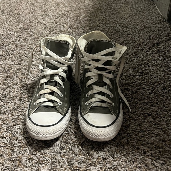 Women’s Gray All Star Converse - Picture 1 of 4